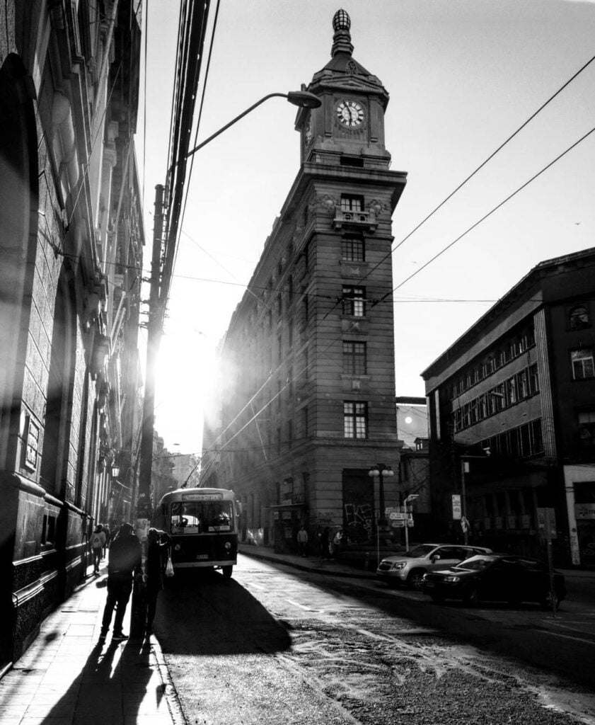 Fotografía urbana de Valparaíso Reloj Turri- Agencia Fanky - Arturo Ledezma.jpg.jpg
